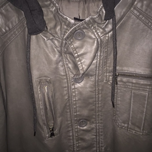Button leather jacket with hoody - Picture 3 of 7
